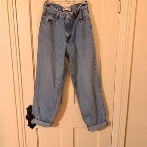Vintage Levi's 550 Comfort Fit Light Blue Boyfriend Jeans